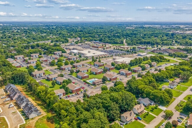 Laurel Wood - Laurel Wood Apartments