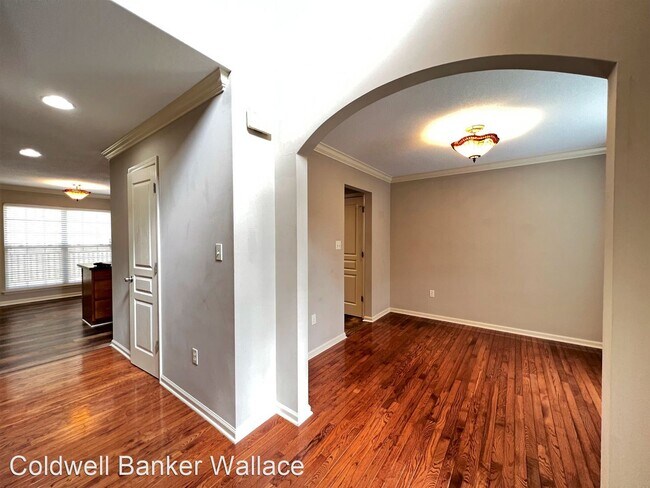 Building Photo - 3 br, 2.5 bath House - 10041 Madison Ridge...