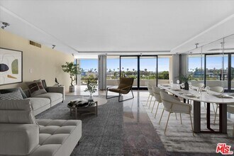 Building Photo - 4265 Marina City Dr