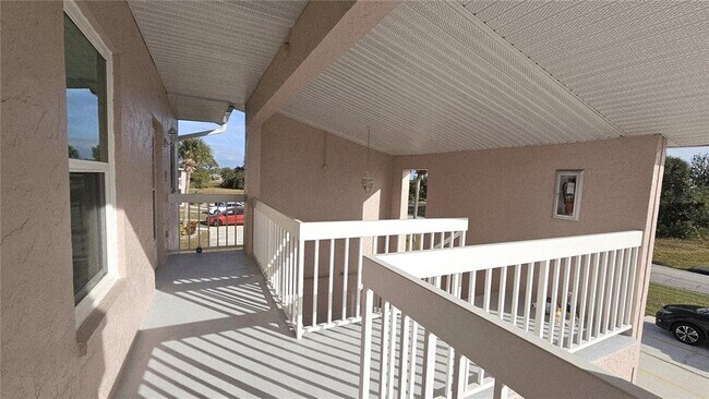 Foto del edificio - 177 Boundary Blvd