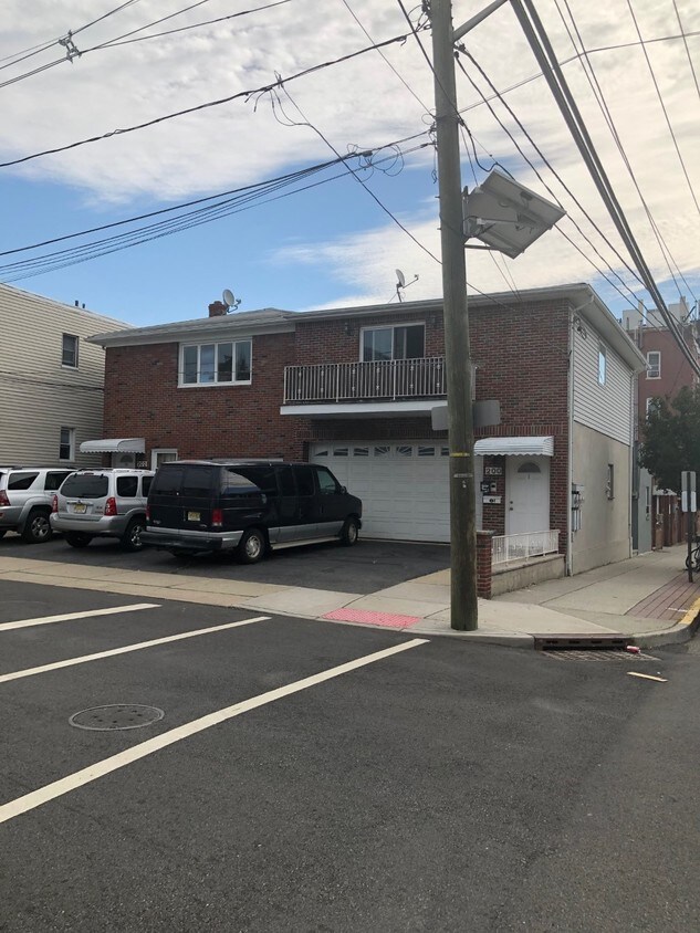 200 4th St, Fairview, NJ 07022 Apartments in Fairview, NJ