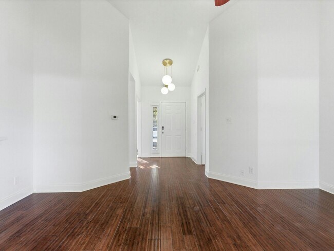 Foto del edificio - 8430 Cripple Creek Dr