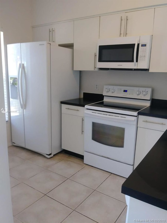 Foto del edificio - 225 Mallory Ct
