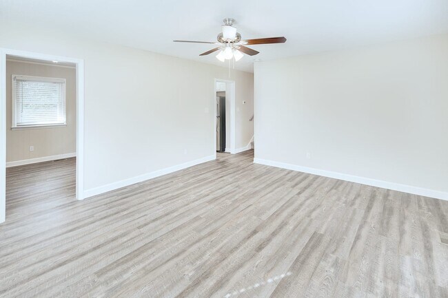 Foto del edificio - 1447 E Perry St