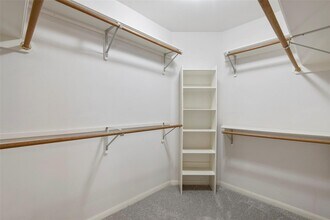 Building Photo - 35 N York Gate Ct