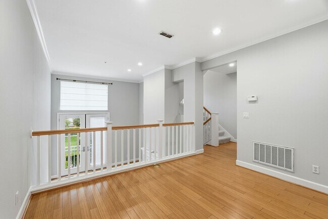 Foto del edificio - Downtown Mountain View 3 Bedroom 3.5 Bathr...
