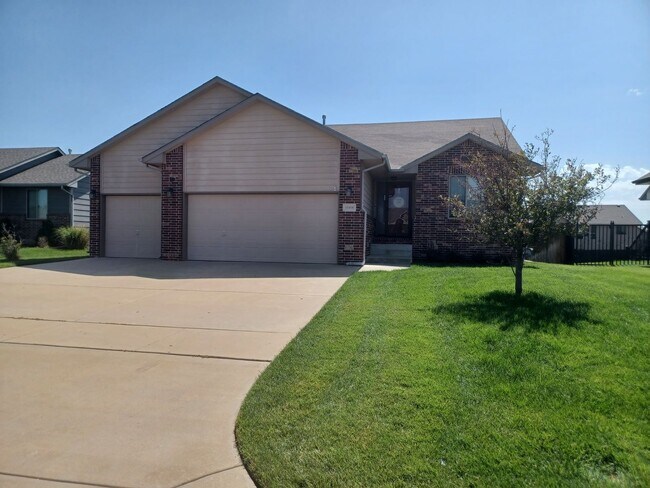 Foto del edificio - Must-see 4 bedrooms, 3 bath home in Harves...