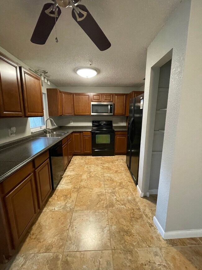 Kitchen - 1727 NE 4th St