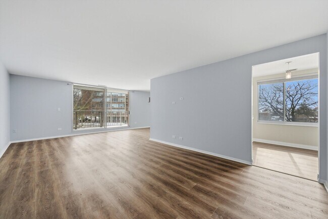 Building Photo - 4000 Triumvera Dr