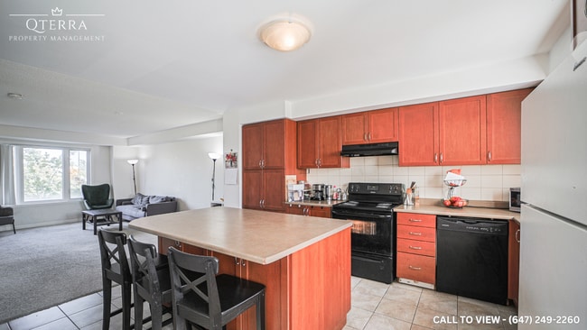 Building Photo - 7-2895 Hazelton Pl