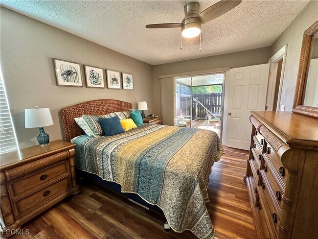 Foto del edificio - 15427 Crystal Lake Dr