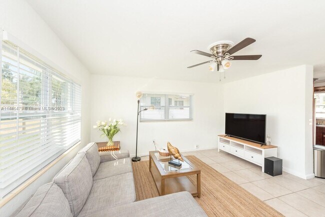 Foto del edificio - 8265 SW 5th St