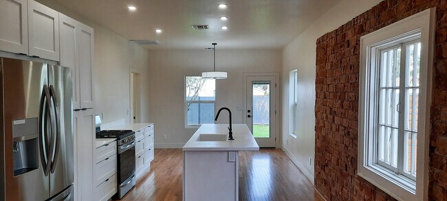 Foto del edificio - 2234 N Evergreen St