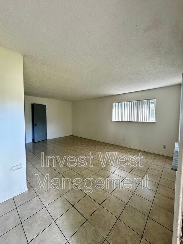 Building Photo - 1950 Dorothy Avenue