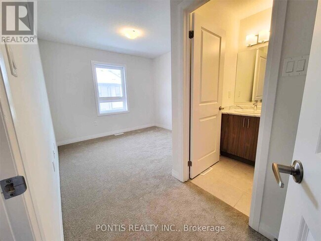 Photo du bâtiment - 51 Sparrow Ave