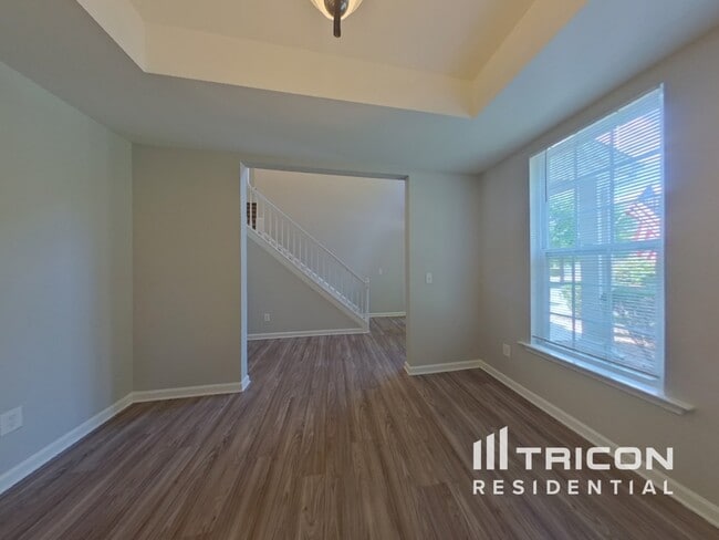 Building Photo - 301 Minitree Ln
