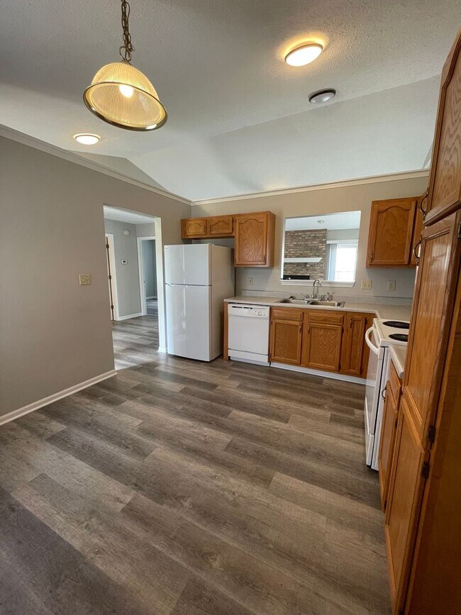 Foto del edificio - 3 Bedroom Single Family Home - Burnett Creek School District