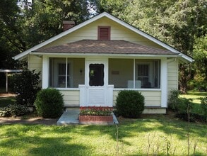 Building Photo - 821 Maybank Dr