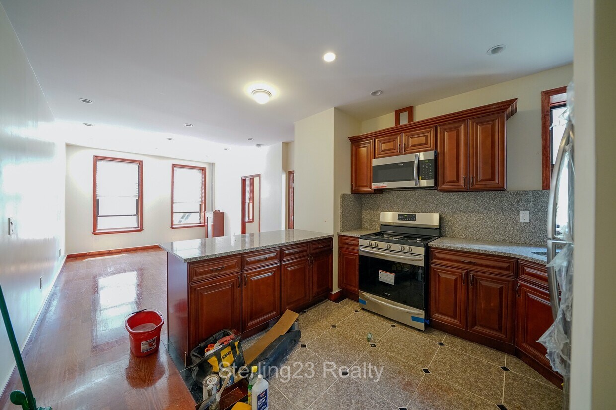 Foto principal - 31-52 36th St