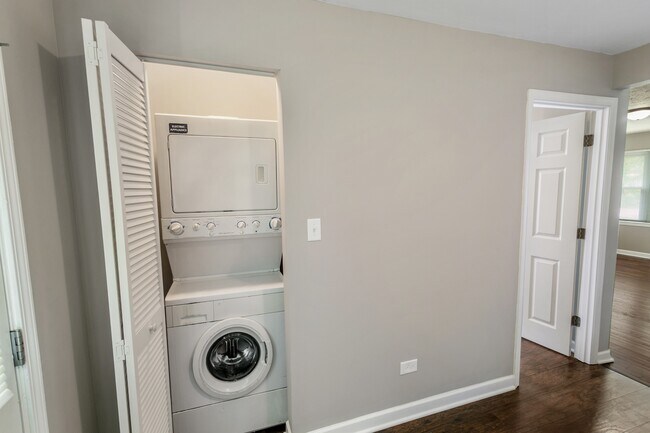 Foto del edificio - 15403 Cherry Ln