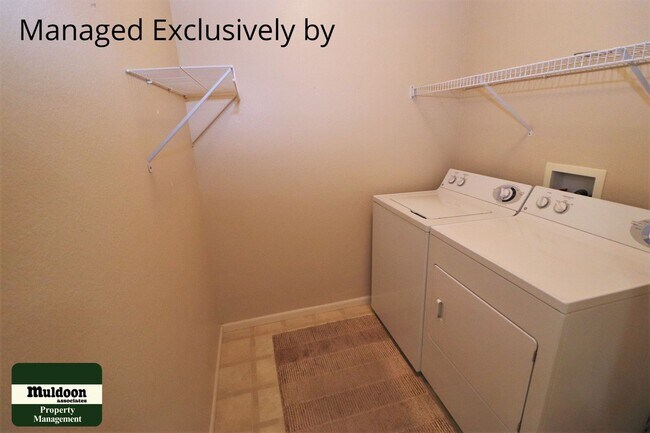 Foto del edificio - Coming soon! Northeast Pet Friendly Townhome!
