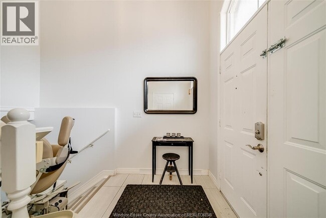 Building Photo - 1559 Chateau Ave