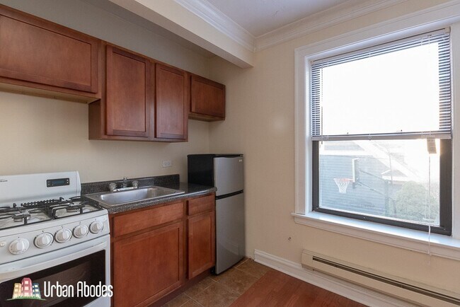 Foto del edificio - 4552 N Damen Ave