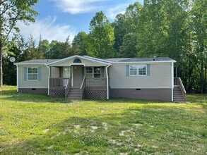 Building Photo - 216 Twin Cedar Rd