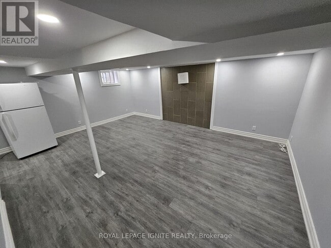 Building Photo - 48 Westcroft Dr