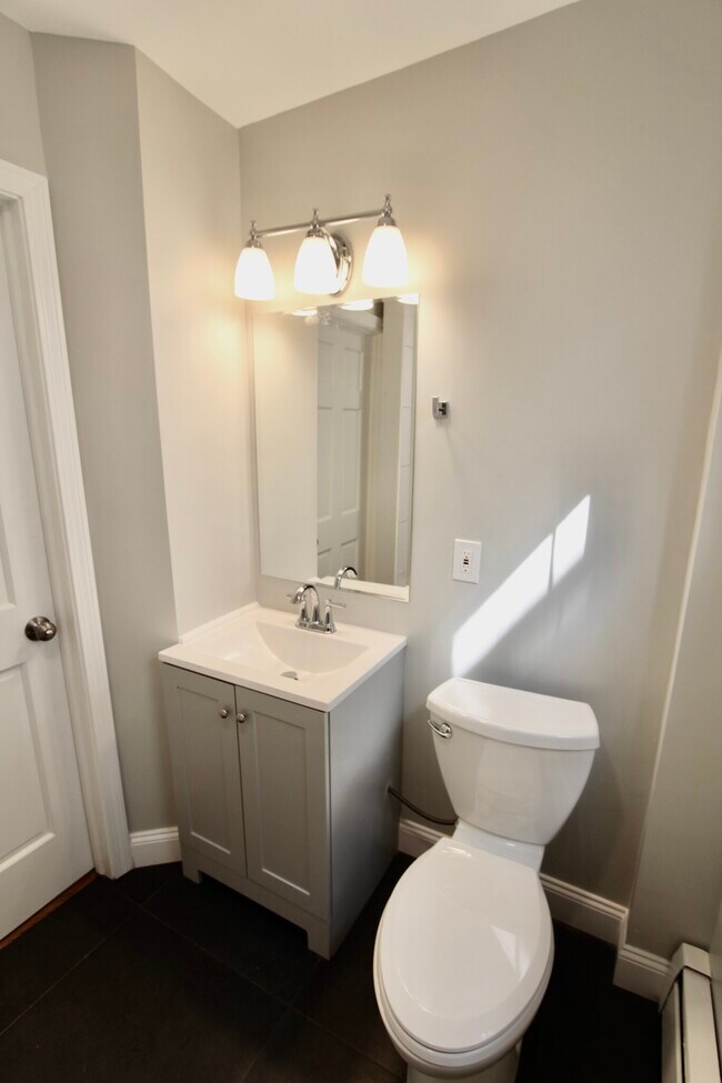 Building Photo - 55 Estes St