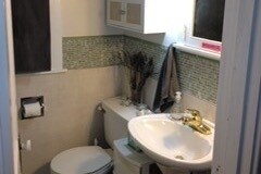 Baño - 533 S Braddock Ave
