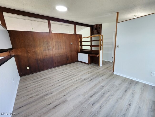 Building Photo - 24160 Buckhurst Dr