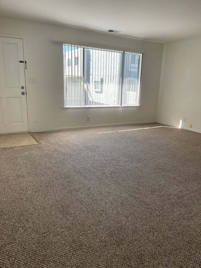 Building Photo - Michael 166