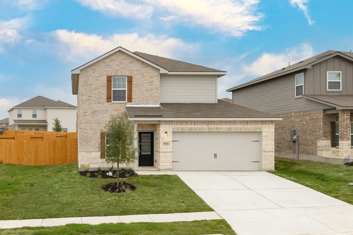 Foto principal - Contemporary Charm in Hightop Ridge | Spac...
