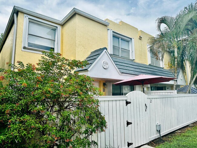 Unit entry - 4580 SW 68th Court Cir