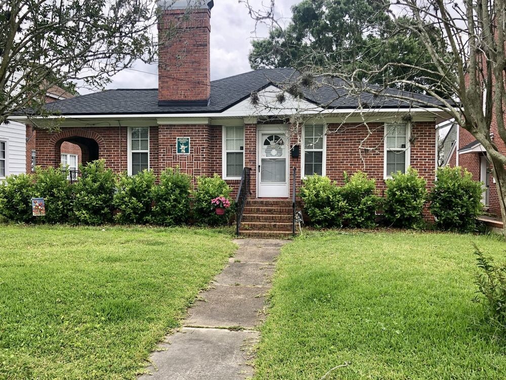 Primary Photo - 1040 Riviera Street