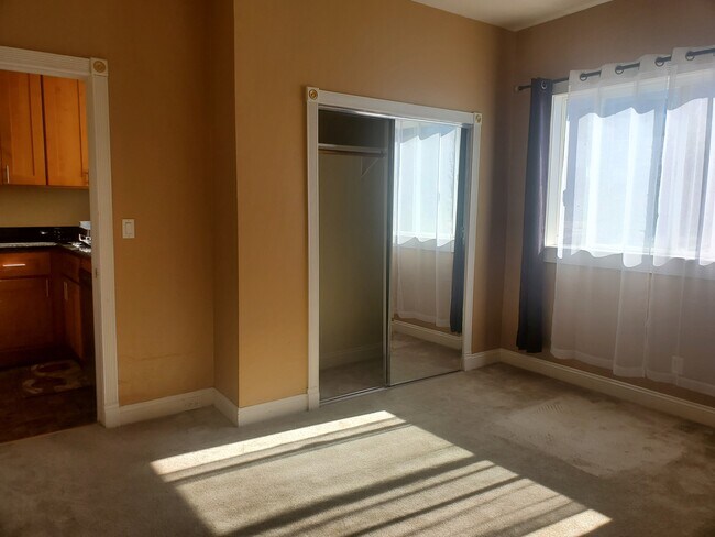 Building Photo - 120 Highland Ave