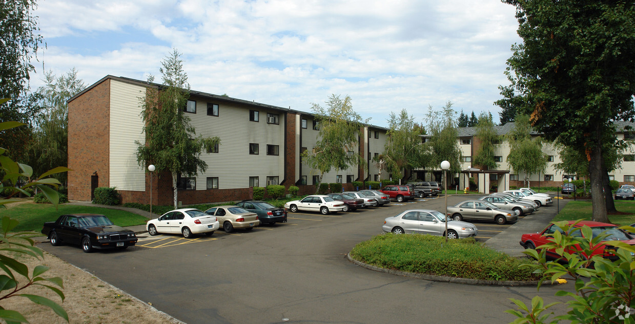 Building Photo - Holly Tree Village