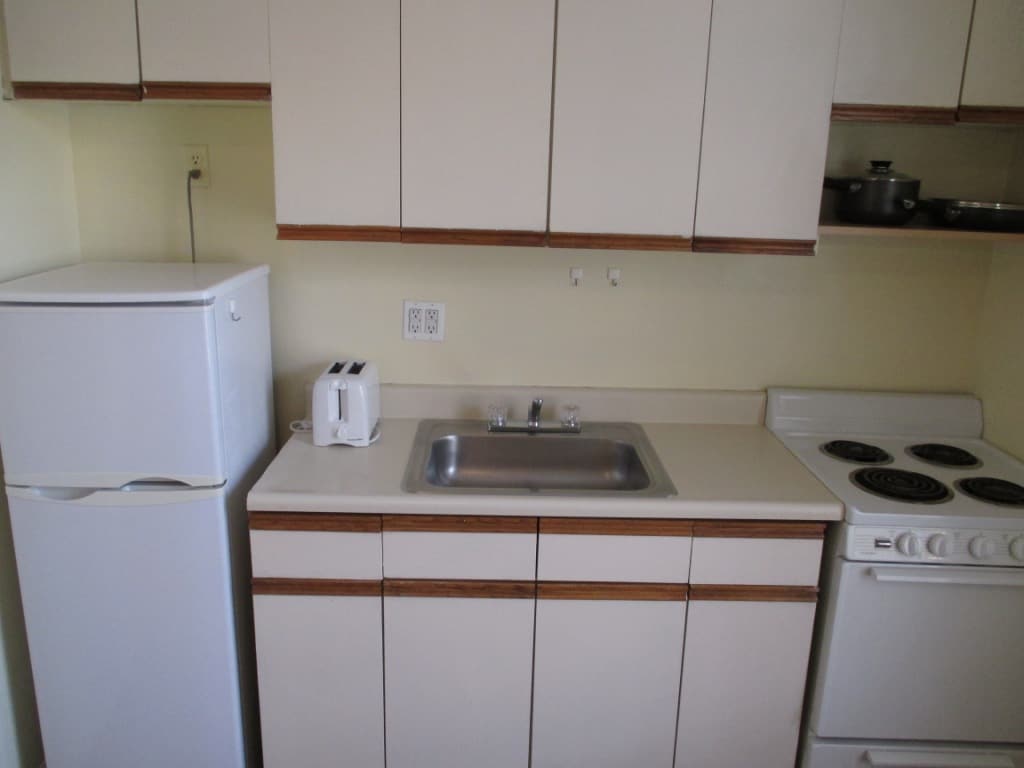 Primary Photo - 150 Manhattan Ave