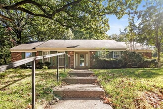 Building Photo - 2234 Webbing Dr