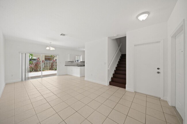 Building Photo - Cutler Bay Townhouse