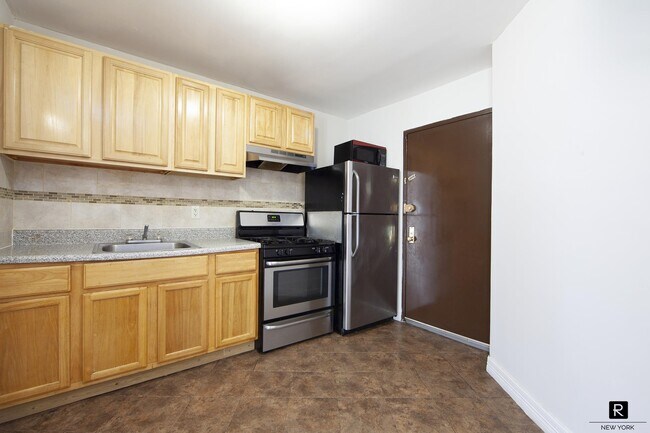 Foto del edificio - 681 Flatbush Ave