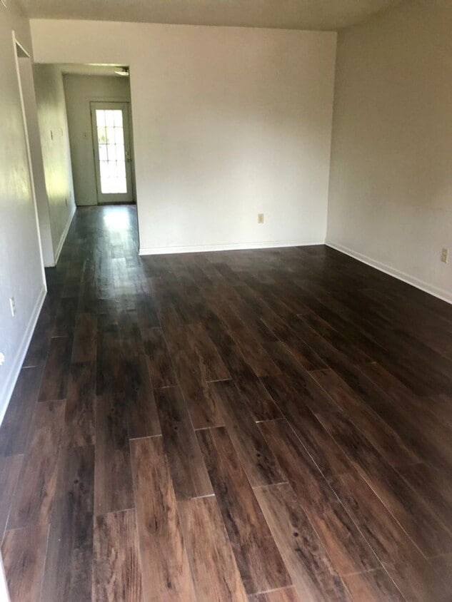 Primary Photo - 2 BEDROOM DUPLEX WALKING DISTANCE TO GABBA...