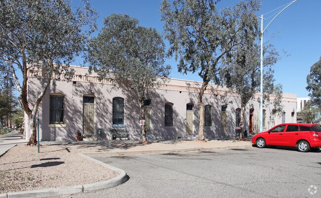 Foto del edificio - 335-345 E 12th St