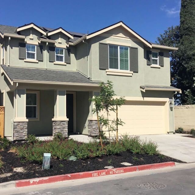 Primary Photo - House For Rent in Stockton
