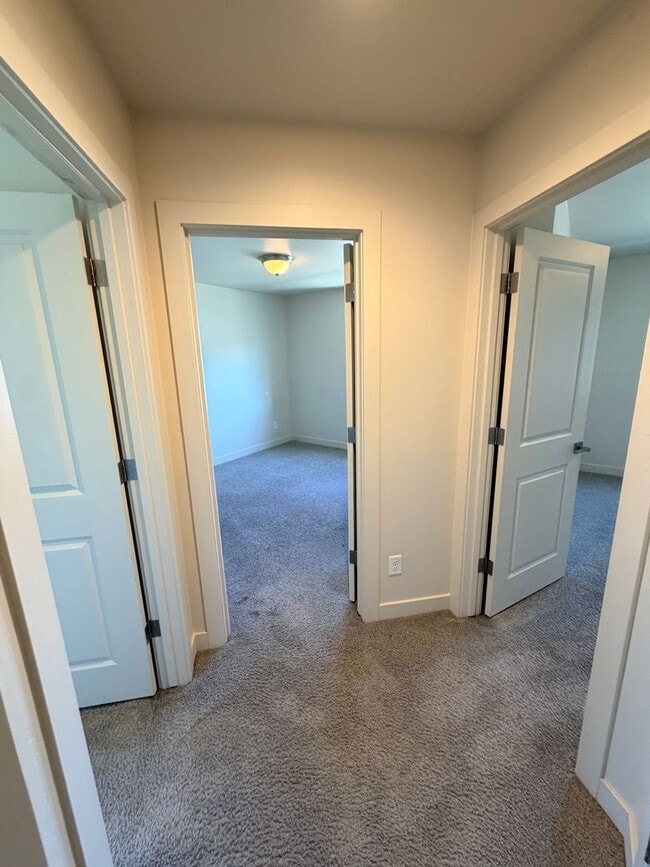 Building Photo - 12263 Solid Rock Dr
