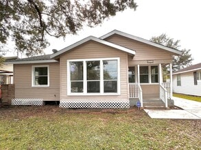 Building Photo - 914 Bunton St