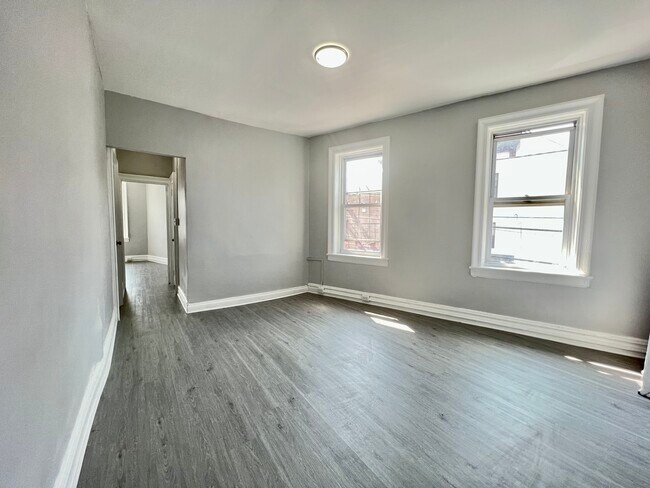 326 Summit Ave 203 - 333 Summit Ave