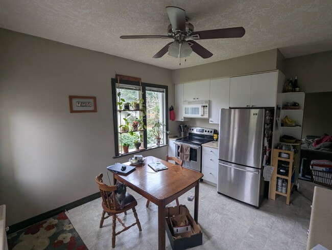 Building Photo - 4012 Grange Rd