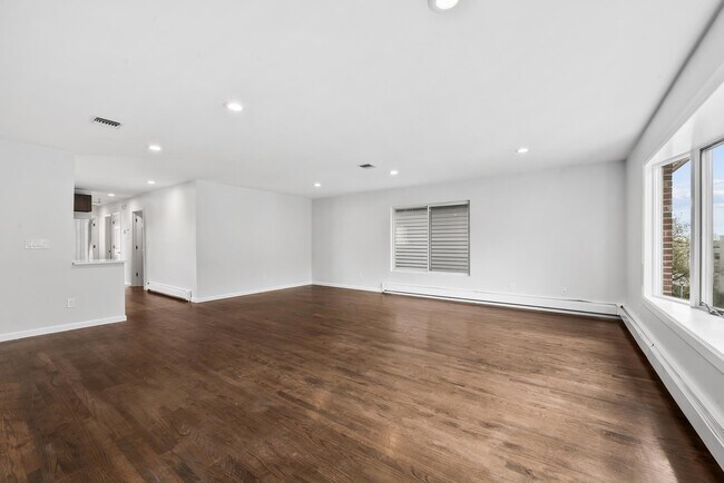 Foto del edificio - 1916 Grand Ave